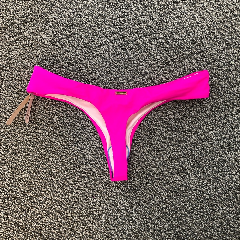 NWT Victoria’s Secret thong bikini bottoms